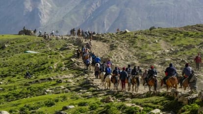Weather Updates: जम्मू समेत कई हिस्सों में तपिश का अहसास, धुंध से वैष्णो देवी हेलिकॉप्टर सेवा लगातार प्रभावित Vaishno Devi helicopter service affected fog, heat in many parts including Jammu