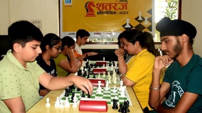 Jammu Chess Tournament: अतुल ने जीती रैपिड शतरंज प्रतियोगिता, आरव ने हासिल किया दूसरा स्थान Atul won rapid chess competition in jammu