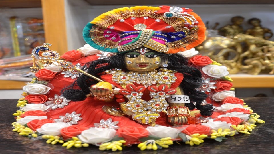 Aligarh's Laddu-Gopal demanded abroad
