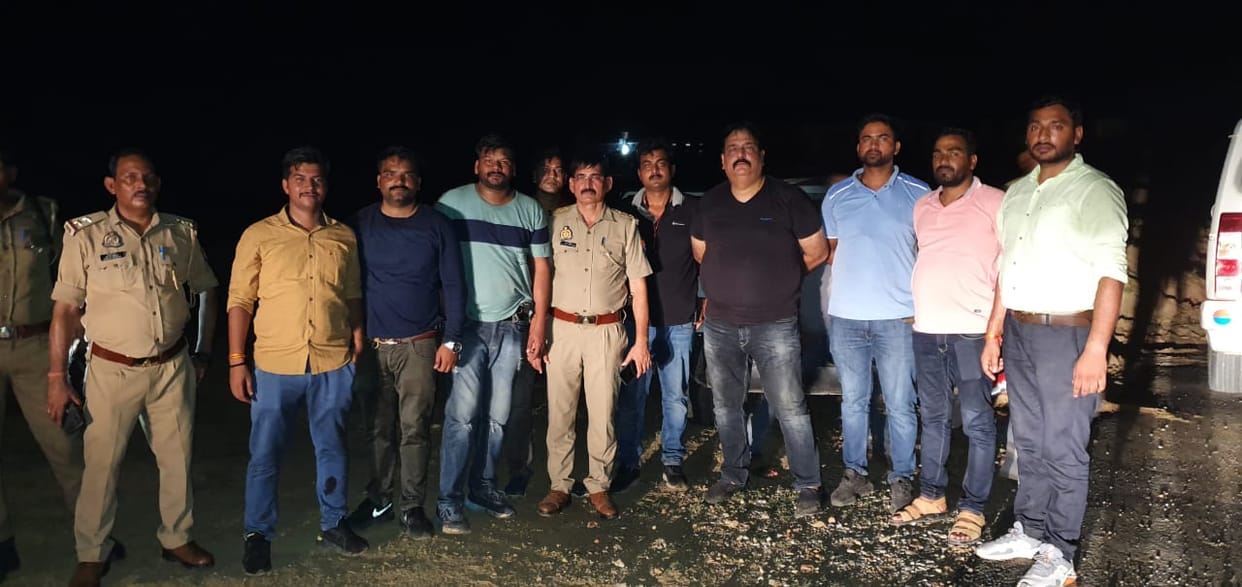 Dacoity was being planned,  Face to face with police, two miscreants injured in encounter, one accomplice also