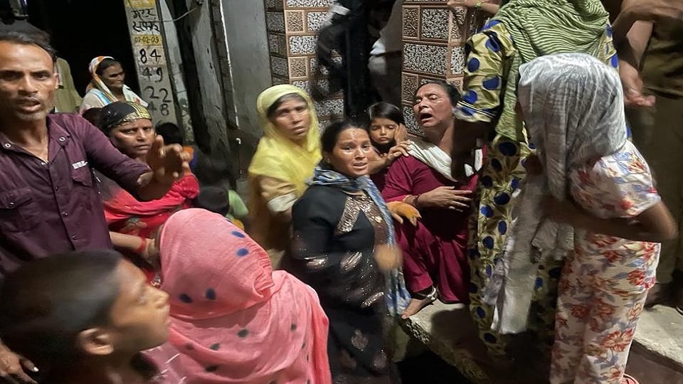 Unidentified vehicle collided with an auto in Garhmukteshwar mother and daughter died four injured