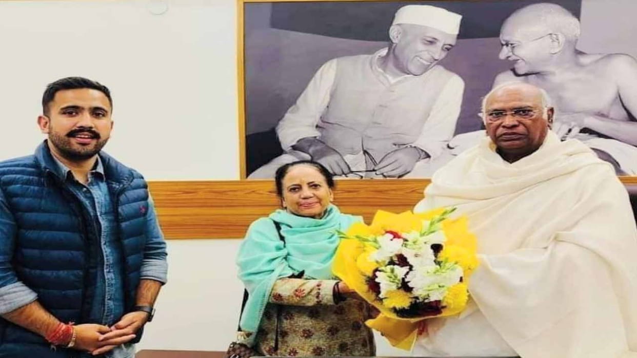 MP Pratibha singh and Minister Vikramaditya singh calls on Congress President Mallikarjun Kharge