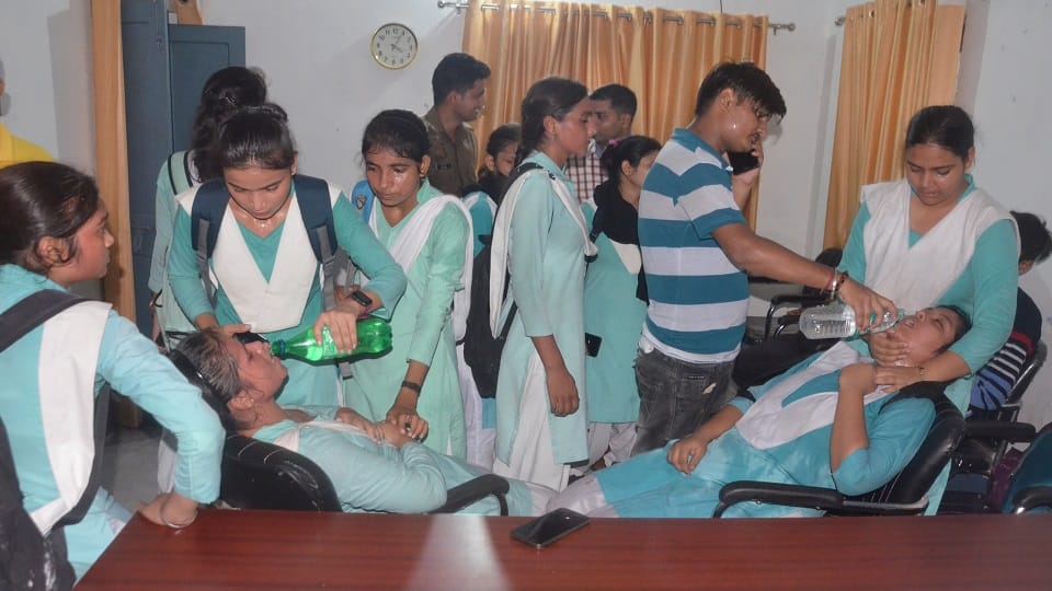 Vice Chancellor gherao in protest against reduction of seats