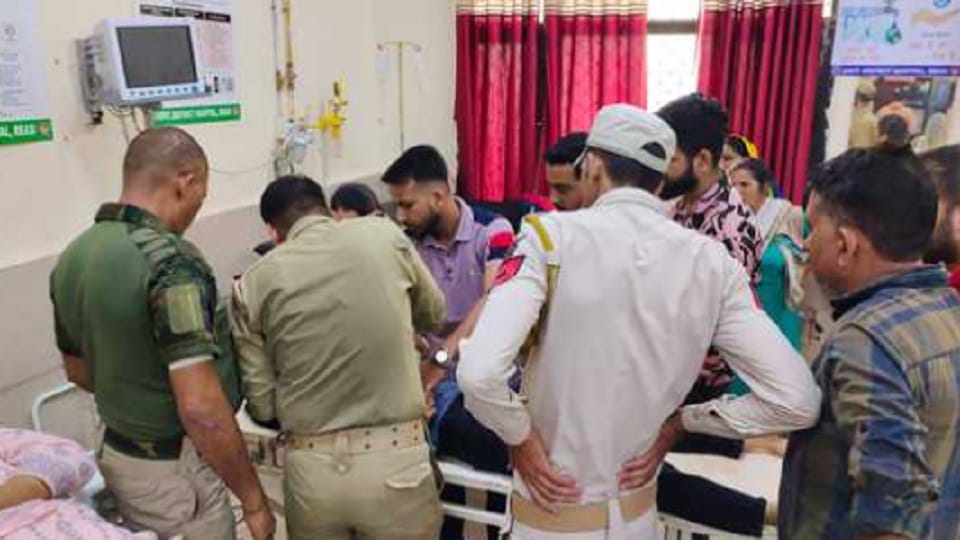 Jammu Kashmir: While taking selfie in Reasi woman fell into ditch, youth barely saved her life