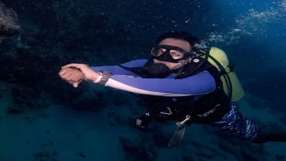 Scuba Diving: Ajitabh capturing the beauty inside the sea, increased craze for scuba diving in Prayagraj