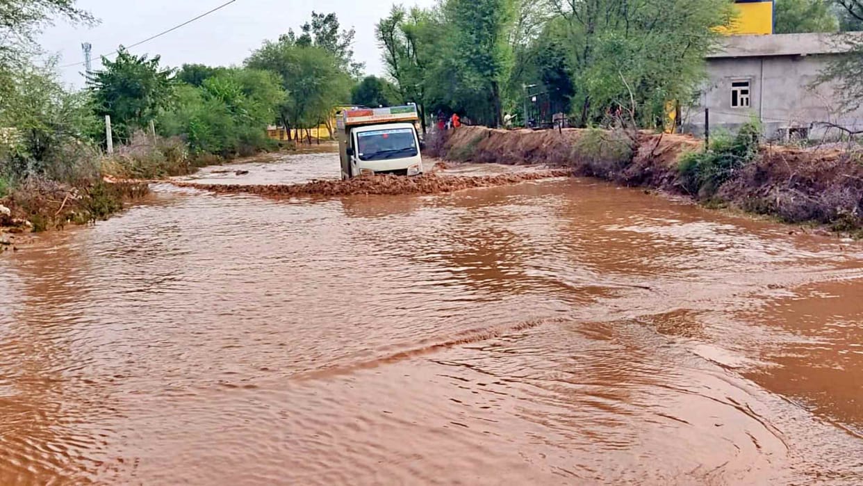 Dausa Bhawanta-Dausa road waterlogged after rain