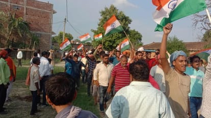 Dead body of Siachen martyr Captain Anshuman Singh left for Deoria