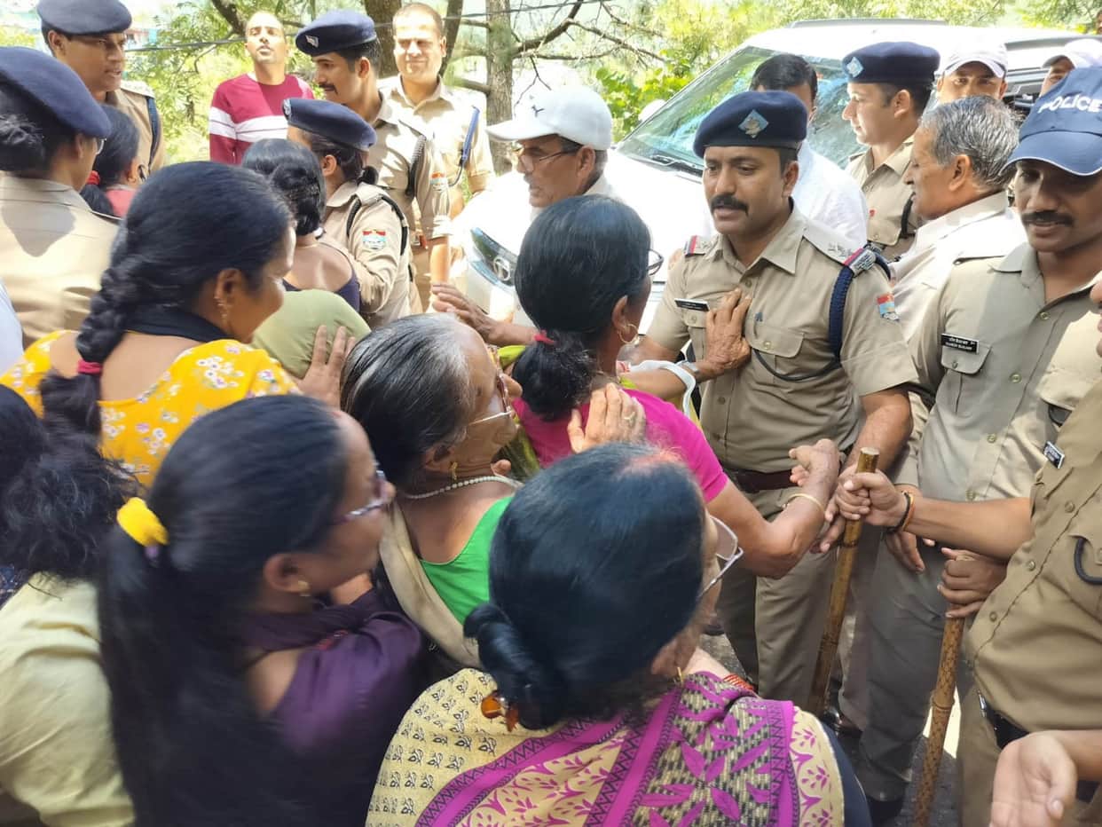 Uttarakhand Top 5 News Today Women stopped minister convoy CM big announcement anger over Manipur incident