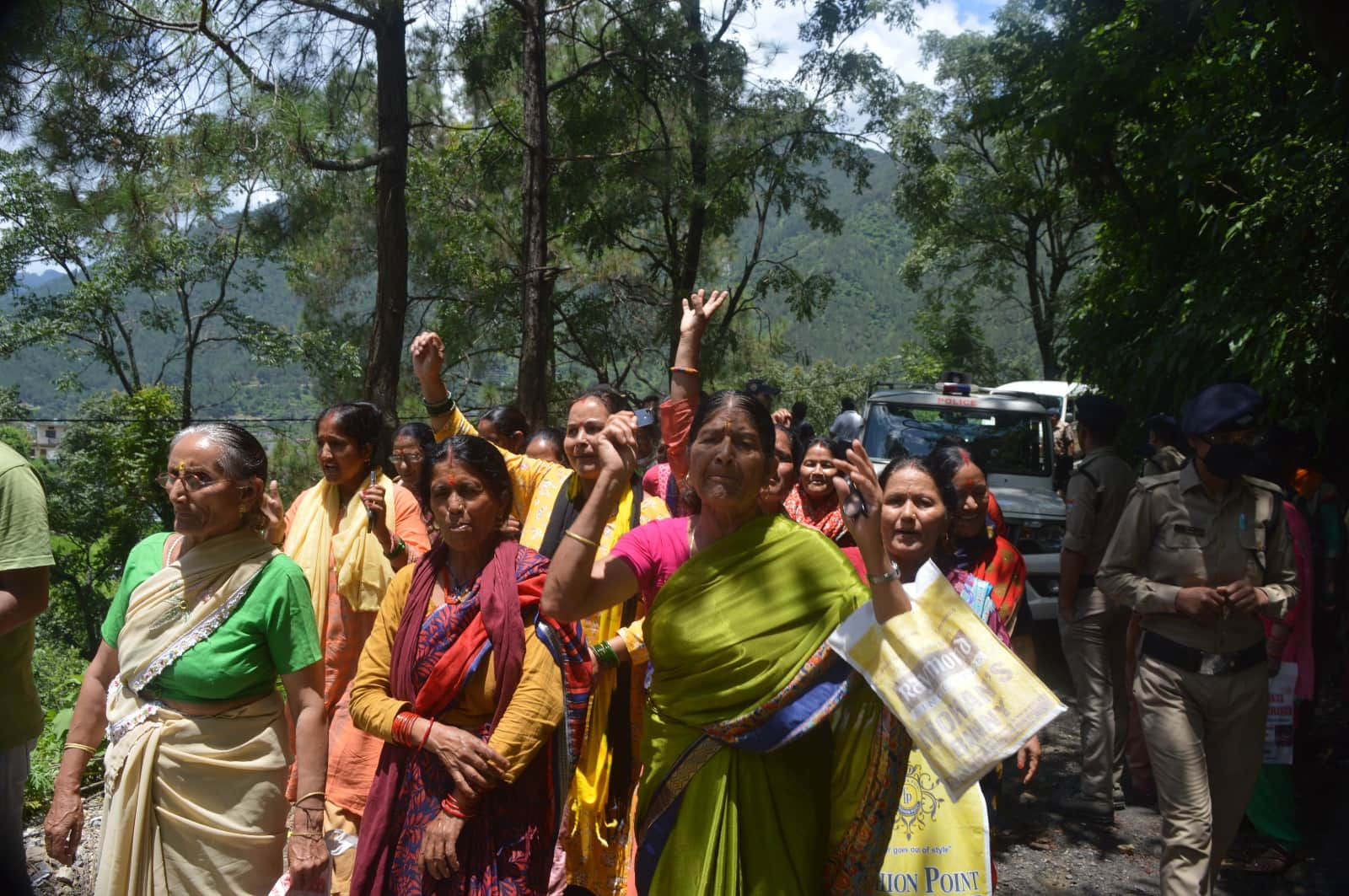 Uttarakhand Top 5 News Today Women stopped minister convoy CM big announcement anger over Manipur incident