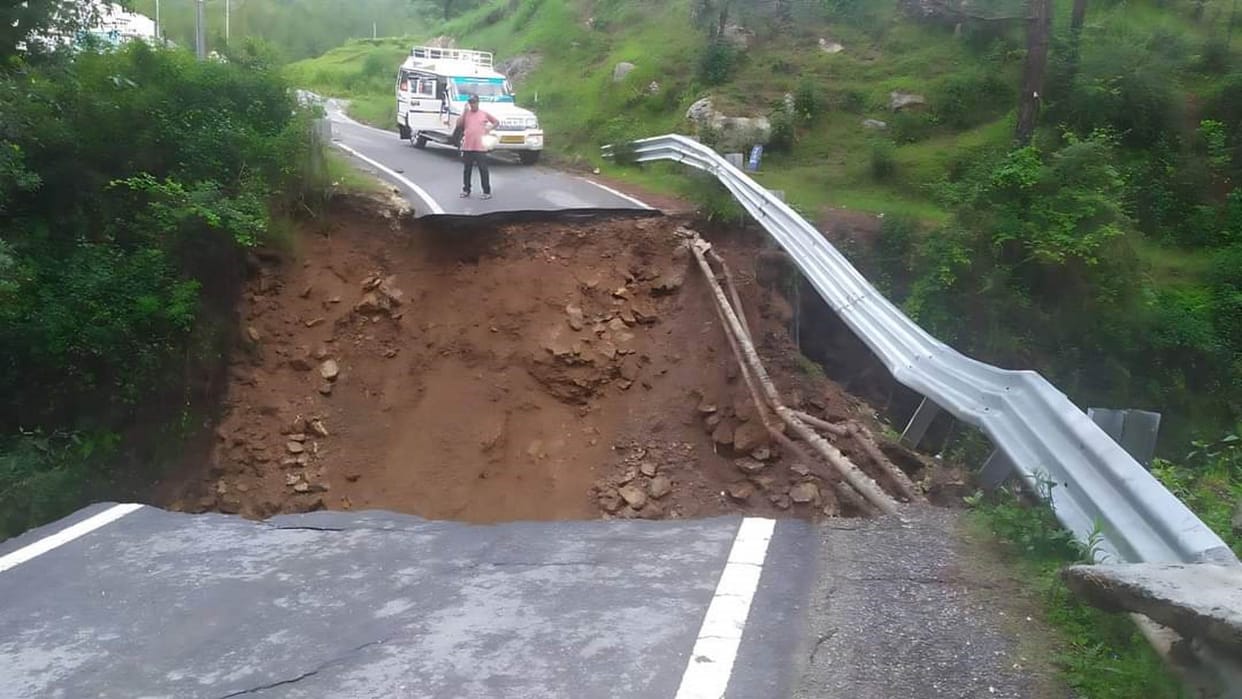 Uttarakhand Weather Karnaprayag Ranikhet highway closed due to road collapse Badrinath highway blocked