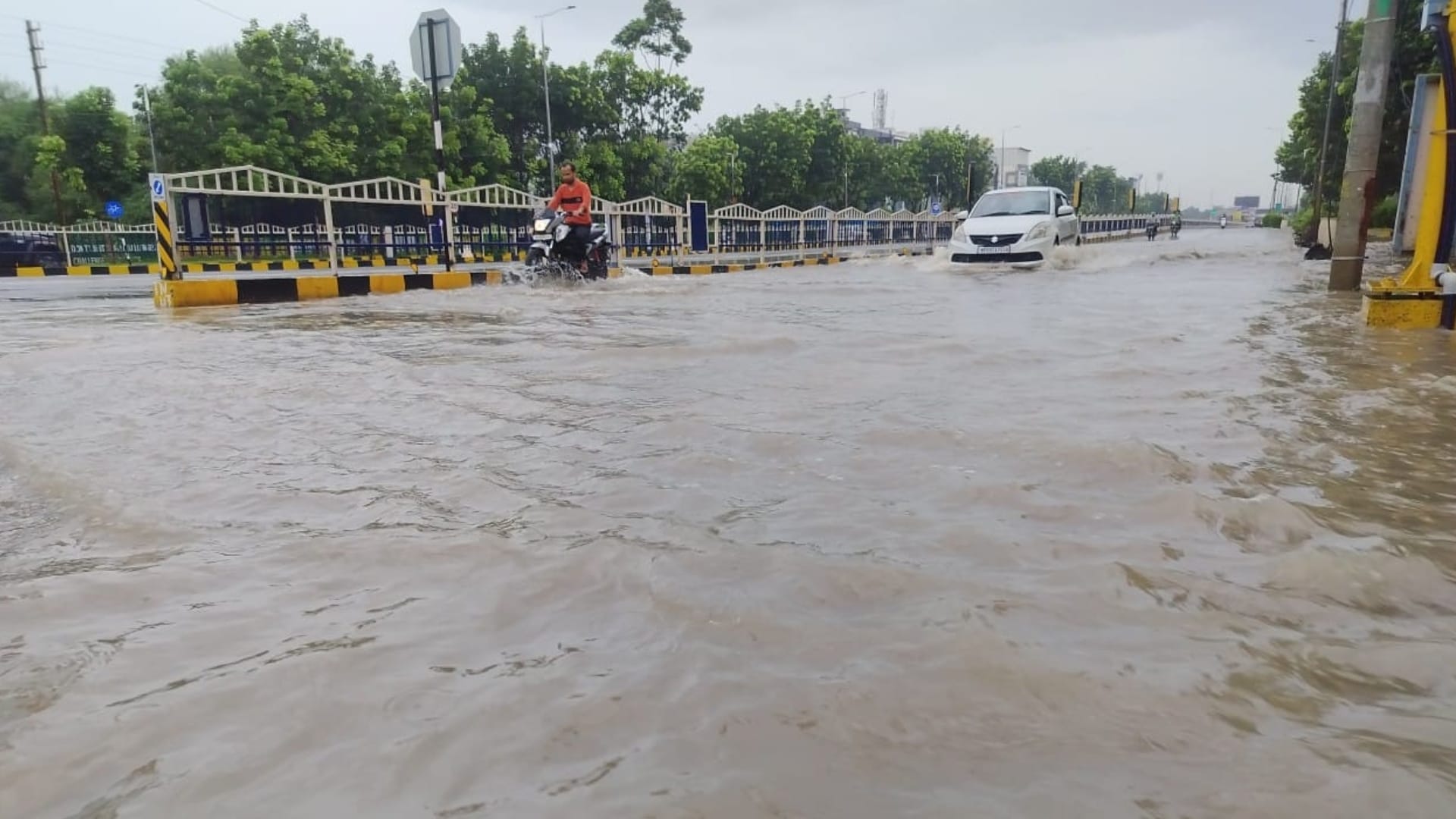 Indore Weather Update Today: IMD Heavy Rain Alert in Indore, Collector Declares Holiday For Schools