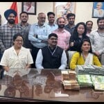सीमा शुल्क विभाग के अधिकारियों ने पकड़ी विदेशी मुद्रा