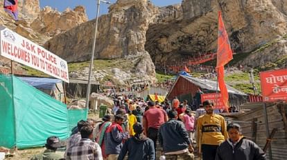 Amarnath Yatra 2023: तीन लाख से अधिक भक्तों ने किए बाबा बर्फानी के दर्शन, 21 दिन में टूटा पिछले साल का रिकॉर्ड Amarnath Yatra 2023: three lakh devotees visited Baba Barfani, last year record broken in 21 days