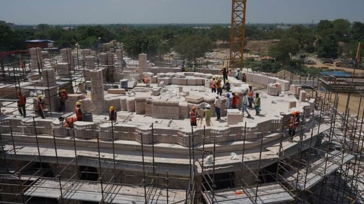 Ayodhya: डिप्टी सीएम केशव प्रसाद मौर्य ने शेयर की राम मंदिर निर्माण की तस्वीरें, सेकेंड फ्लोर पर चल रहा काम Deputy CM Keshav Prasad Maurya shared the new pics of ram temple construction.
