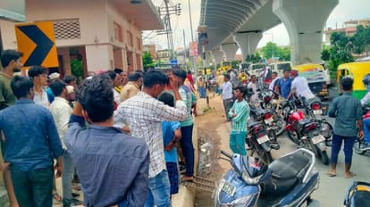 Varanasi Accident: A person died due to a speeding vehicle, angry relatives created a ruckus