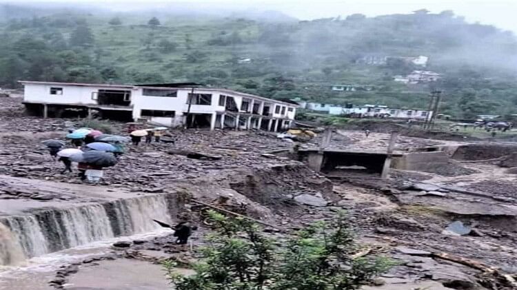 Himachal Weather rains: Cloud burst at two places, Grandfather-mother and grandson swept away with Dhaba, coup