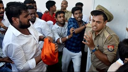 Gorakhpur University Case filed against 22 including eight students who attacked Vice-Chancellor