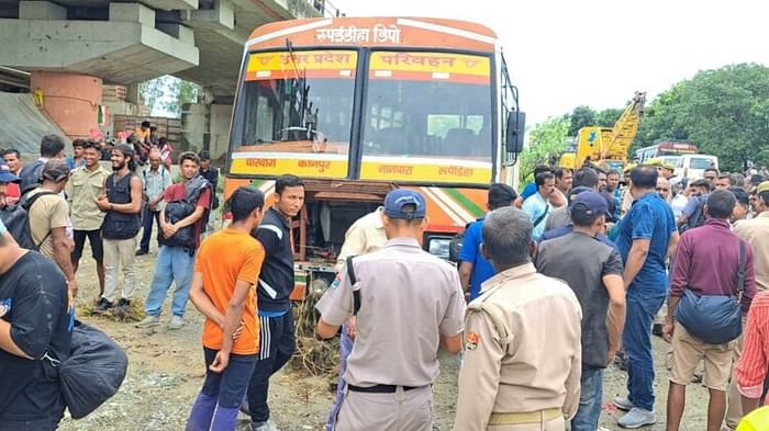 Uttarakhand Weather News heavy rain UP Roadways bus stuck in flood in Haridwar