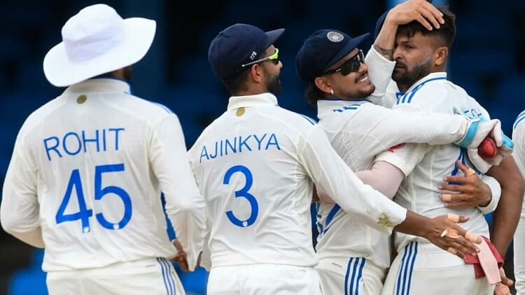 IND vs WI 2nd Test Live: वेस्टइंडीज ने फॉलोऑन बचाया, 233 पर लगा सातवां झटका, सिराज ने होल्डर को आउट किया