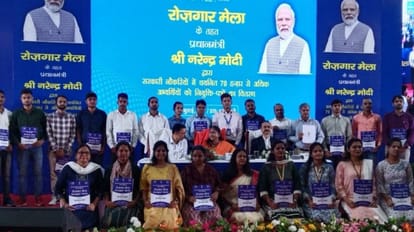 मणिपुर हिंसा : केंद्रीय मंत्री ने उठाए सवाल, पश्चिम बंगाल और राजस्थान में महिला उत्पीड़न पर कांग्रेस चुप क्यों Cabinet minister Sadhvi Niranjan Jyoti raises question on congress over women security.