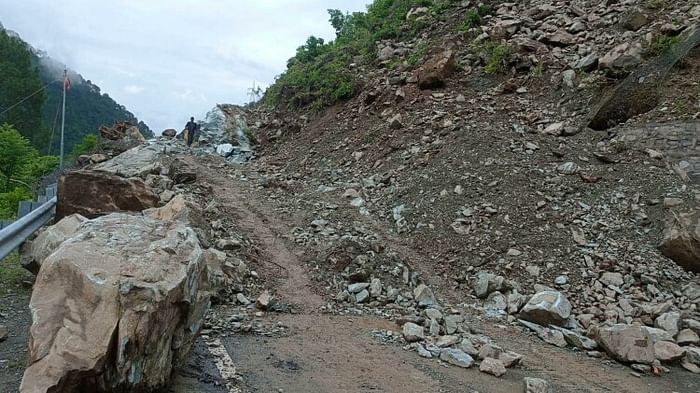 Uttarakhand Weather Buildings schools colleges in danger due to incessant rains Yamunotri Highway Opened