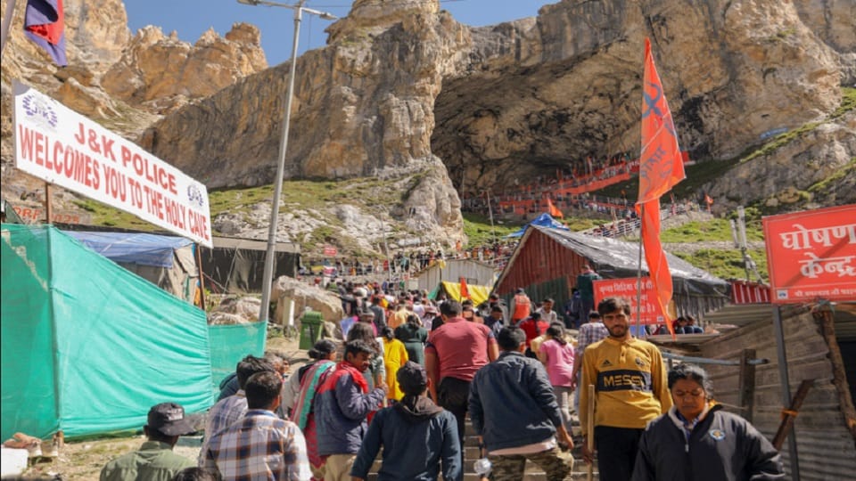 Amarnath Yatra 2023: three lakh devotees visited Baba Barfani, last year record broken in 21 days