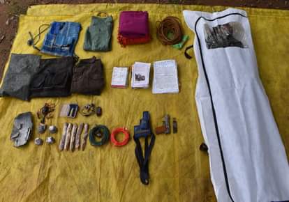 नक्सलियों से बरामद सामान (सांकेतिक)