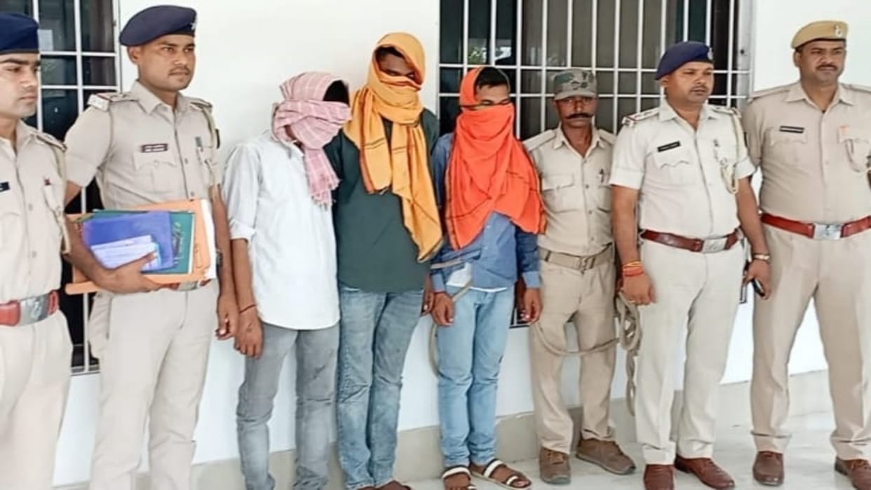 Extortion of 10 lakhs sought by throwing slip at drug dealer's house in Samastipur; three people arrested