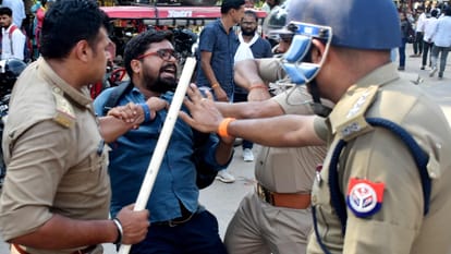 ABVP workers ransacked DDU Vice Chancellor office Gorakhpur