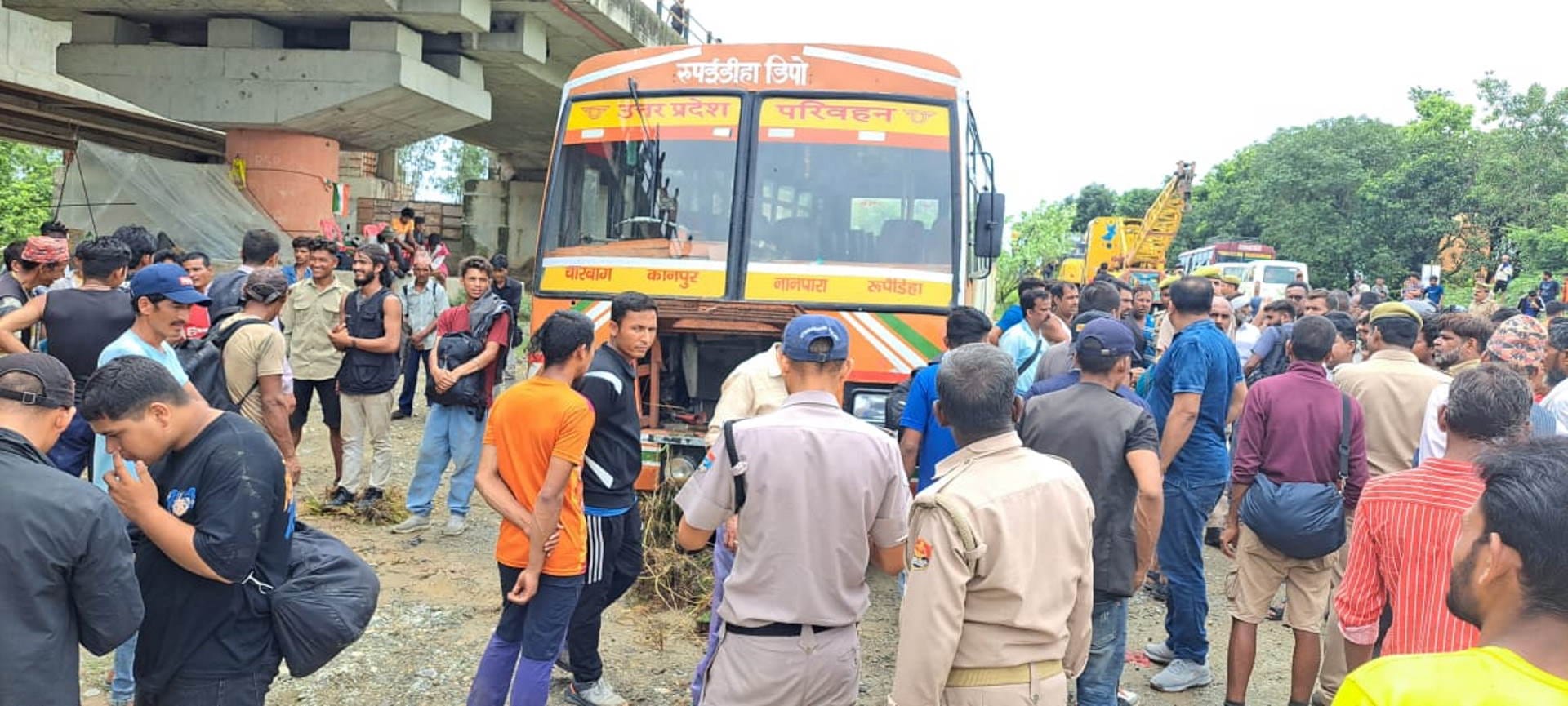 Uttarakhand Weather News heavy rain UP Roadways bus stuck in flood in Haridwar