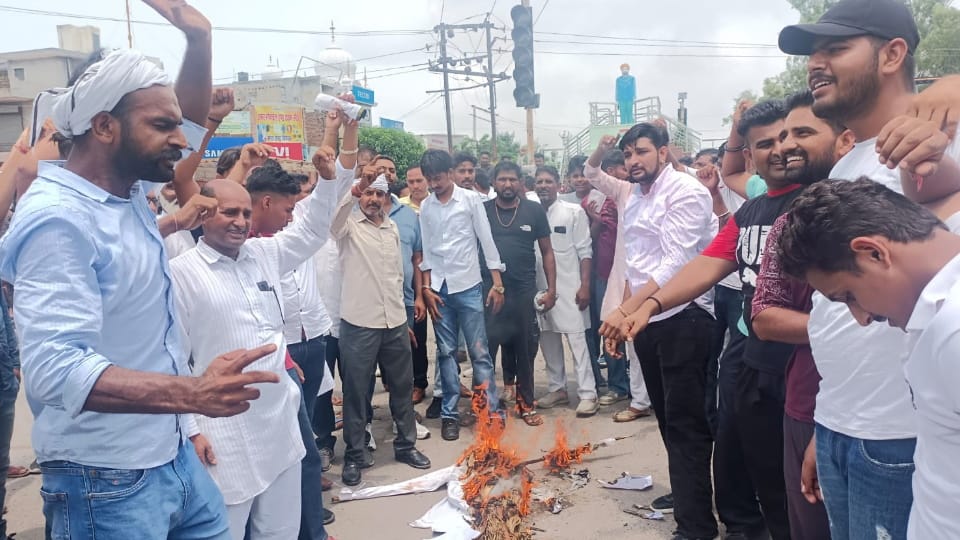 Several members of Kaithal BJP resign from party after tension prevailed over statue of Mihir Bhoj