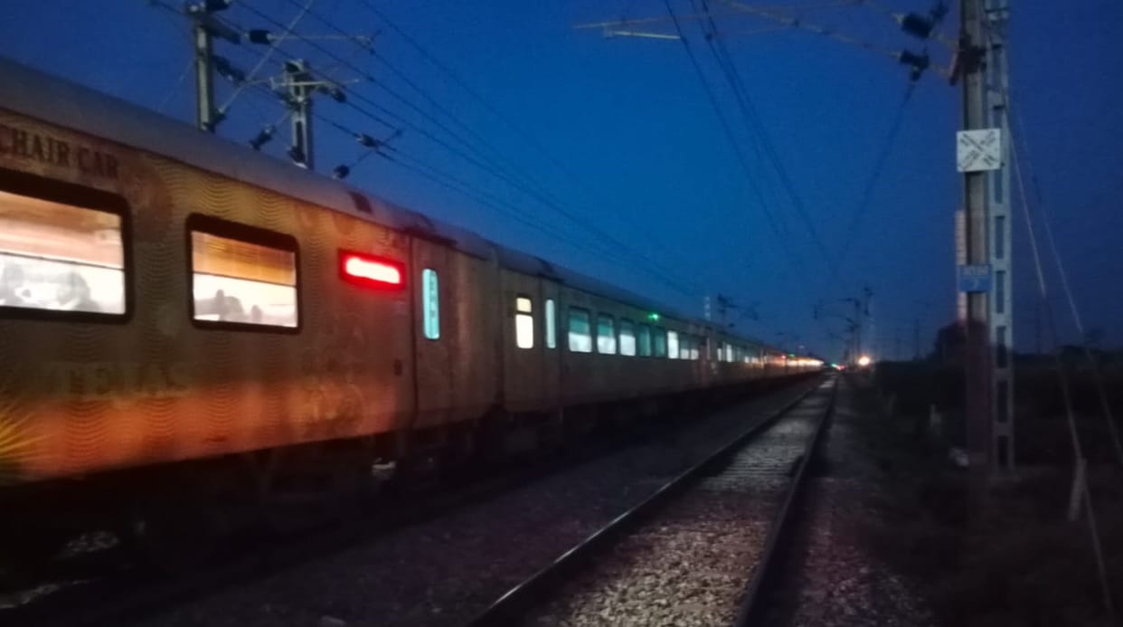 Auraiya Train Accident, Two killed after being hit by Tejas Express, dead bodies could not be identified