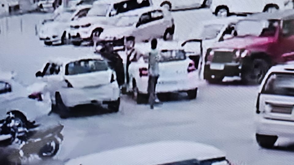 Firing on Two Man in Zirakpur of Mohali