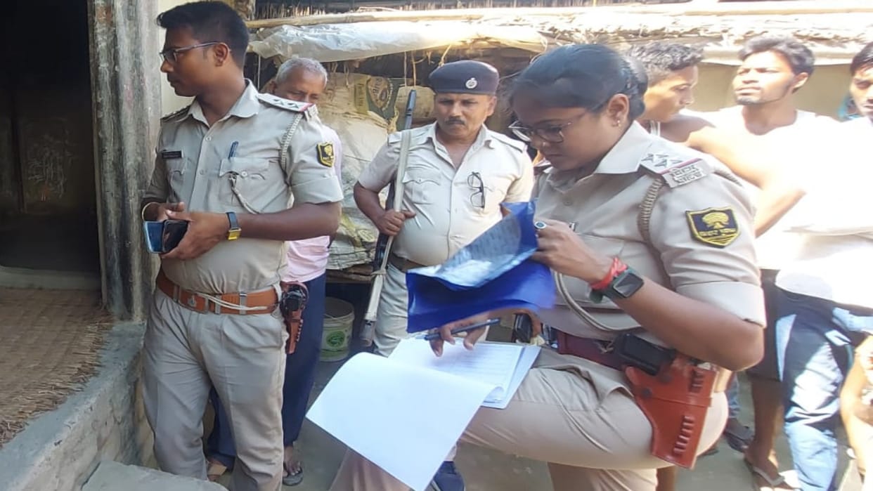 Mother took mobile then angry minor boy hanged himself to death in Supaul