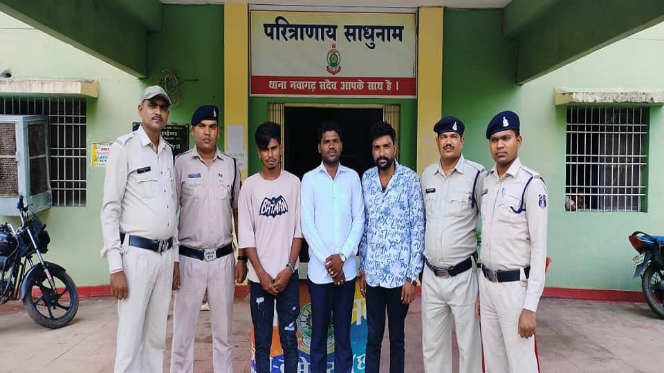 पुलिस की गिरफ्त में आरोपी