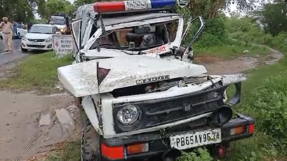 Pilot escort vehicle of Punjab ADGP met with accident in Moga