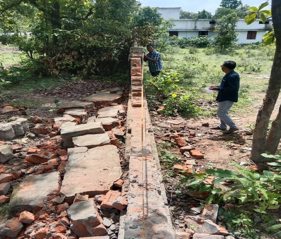 Elephant brought down boundary wall of school in Raigarh