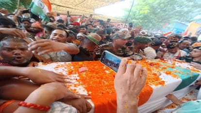 Siachen martyr Captain Anshuman Singh Funeral photo and video