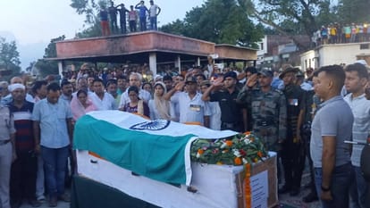 Siachen martyr Captain Anshuman Singh Funeral photo and video