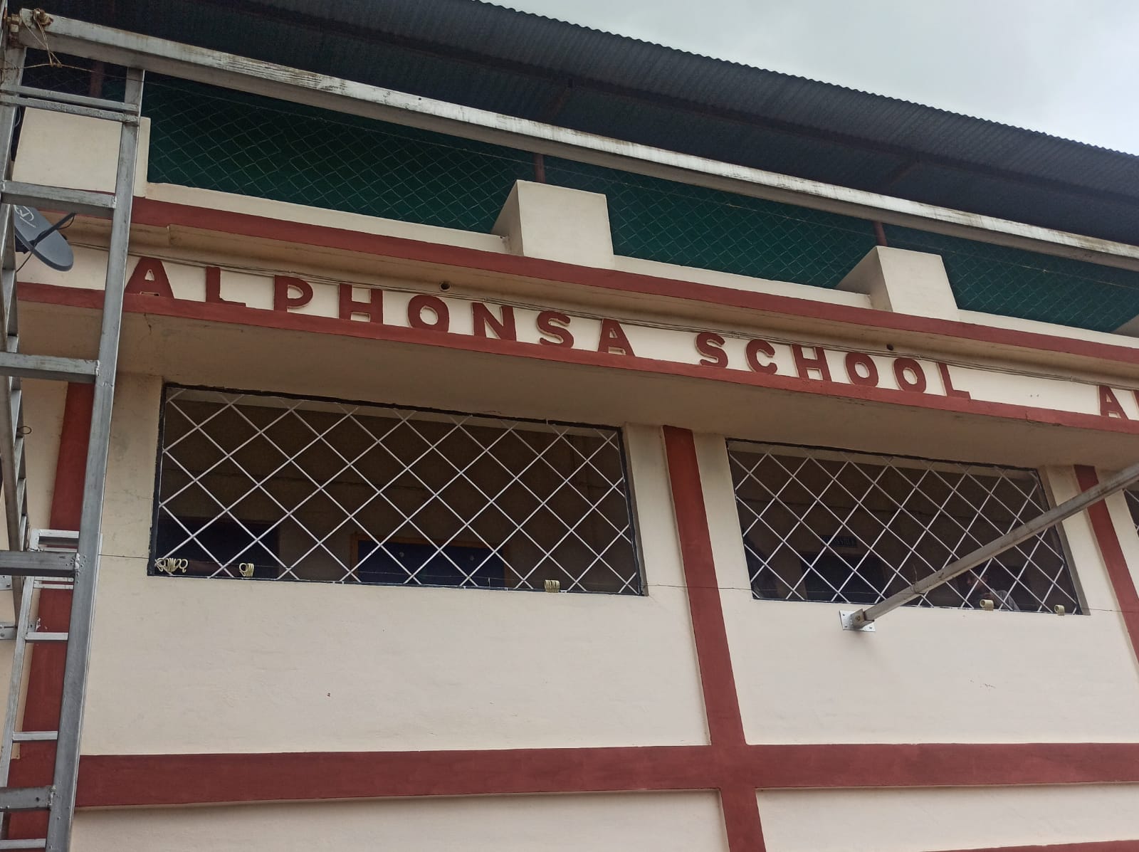 MP News: When the students reached the school by applying Tilak, they were not given admission in the school