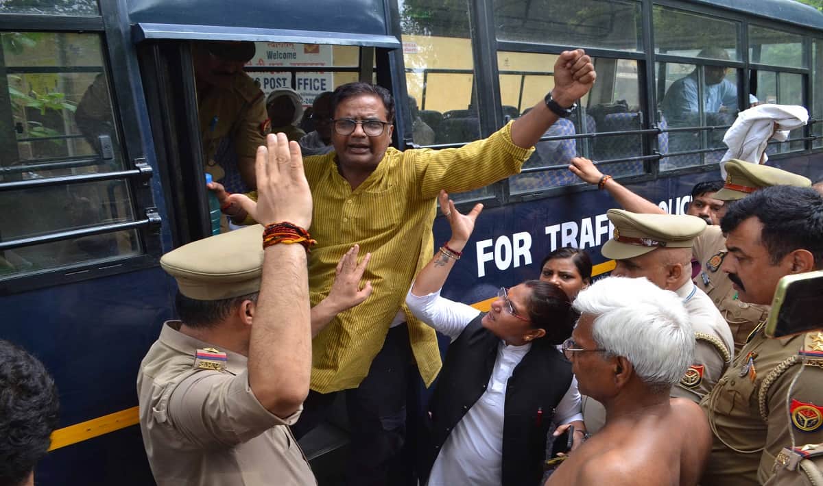 Sarva Seva Sangh premises vacated by varanasi police run bulldozers on Gandhi JP legacy