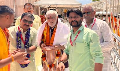 काशी विश्वनाथ मंदिर में केंद्रीय राज्य मंत्री अश्विनी कुमार चौबे