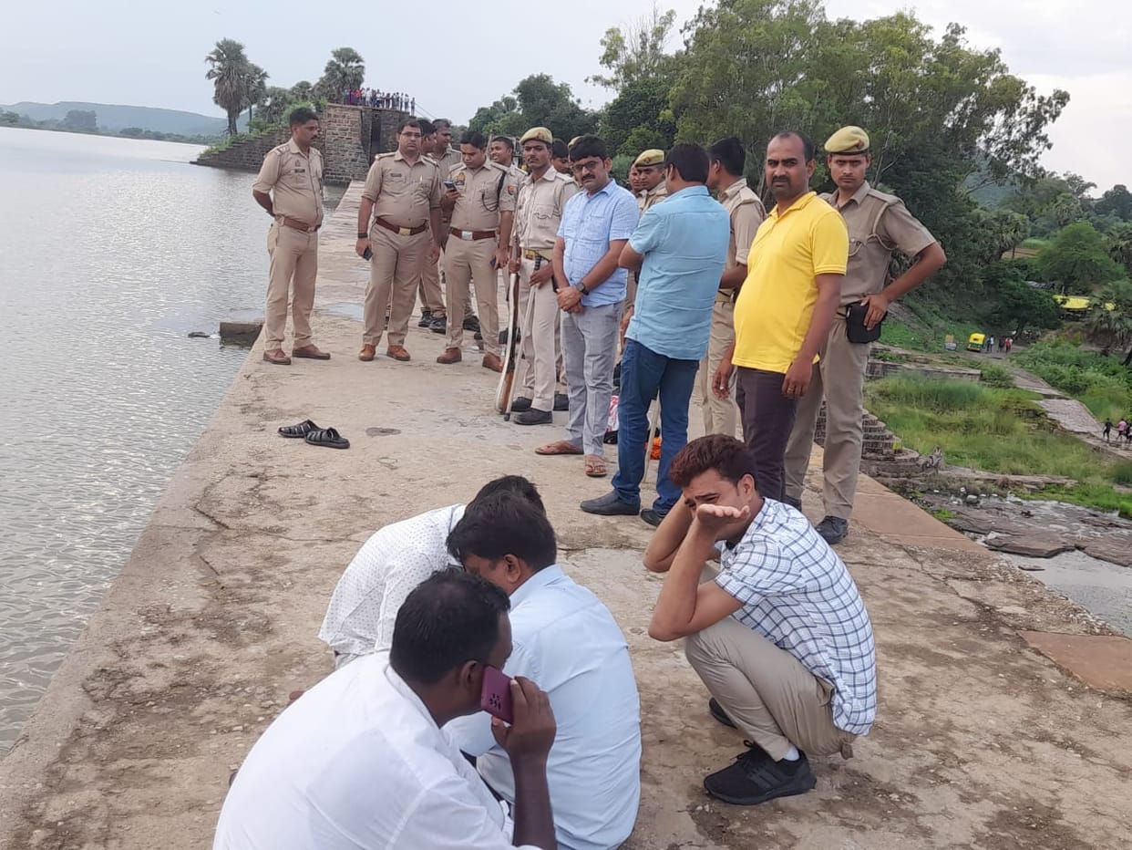 wife became unconscious after seeing husband deadbody who drown in Latifshah beer dam