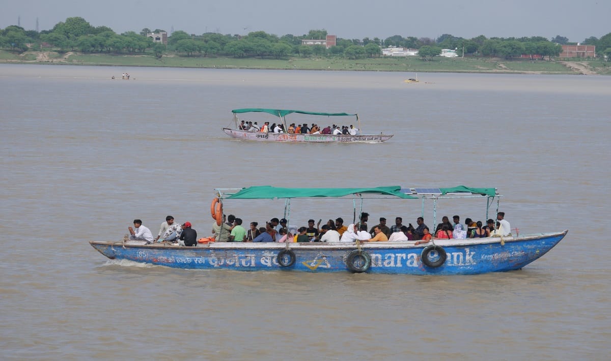 Boating stopped due to rise in Ganga water level in varanasi reverse flow started in Varuna