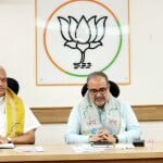 भाजपा के राष्ट्रीय महामंत्री संगठन बीएल संतोष व प्रदेश अध्यक्ष भूपेंद्र सिंह चौधरी (बीच में)।