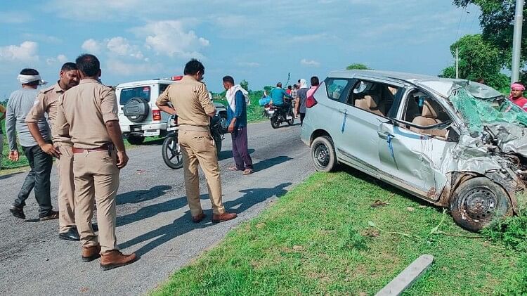 Jhansi Accident: बेकाबू बस ने कार को मारी टक्कर, एक ही परिवार के चार लोगों की मौत, चालक की हालत गंभीर