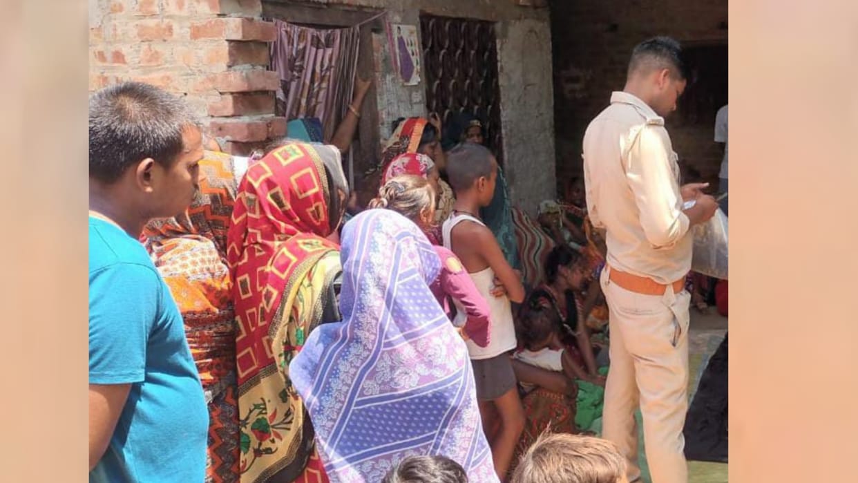 A woman commits suicide after a clash with her husband in vishveshwarganj in Bahraich.