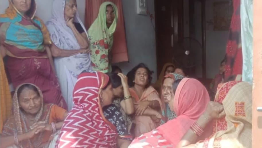 Bihar News: Grandmother and grandson were murdered with a sharp weapon in Darbhanga.