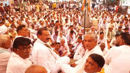 बुडानिया के खिलाफ एकजुट हुए कांग्रेसी