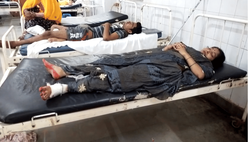 Devotees going to visit Khatushyamji's car overturned on Jaipur-Agra NH in Dausa 2 died
